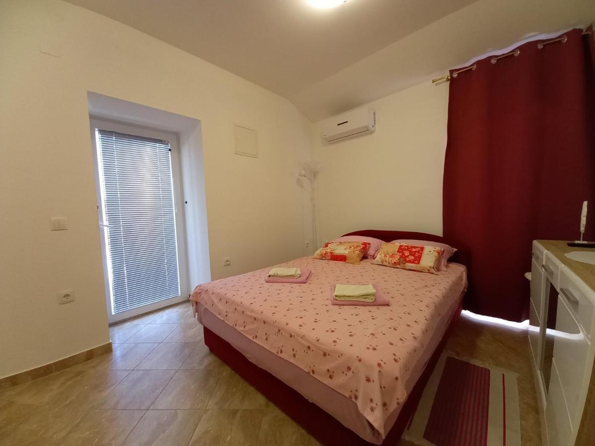 Apartment & Studio Vrdoljak Sveti Anton  Экстерьер фото