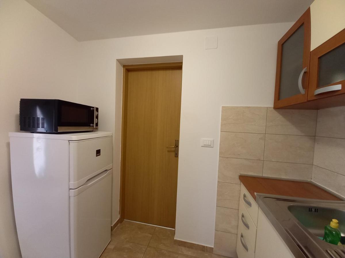 Apartment & Studio Vrdoljak Sveti Anton  Экстерьер фото